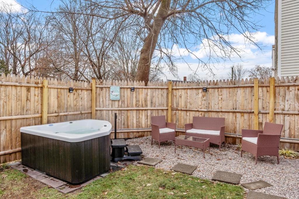 לקוניה New!! Lovely Unit W/ Private Hot Tub And Patio! מראה חיצוני תמונה